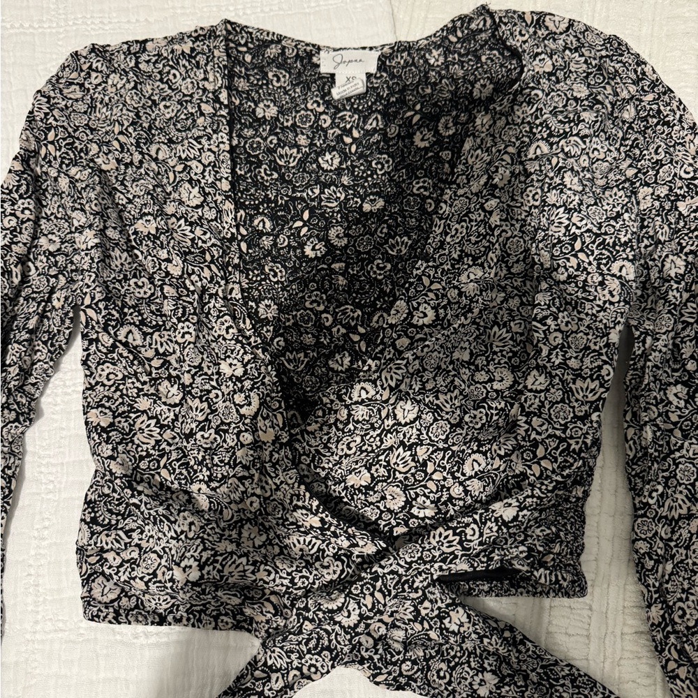Dynamite Black and White Floral Blouse